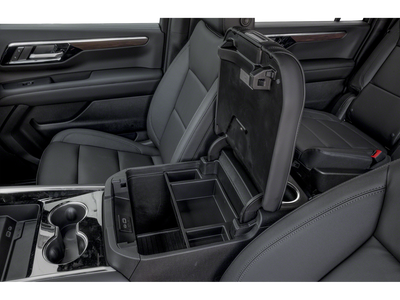 2025 Chevrolet Suburban Base