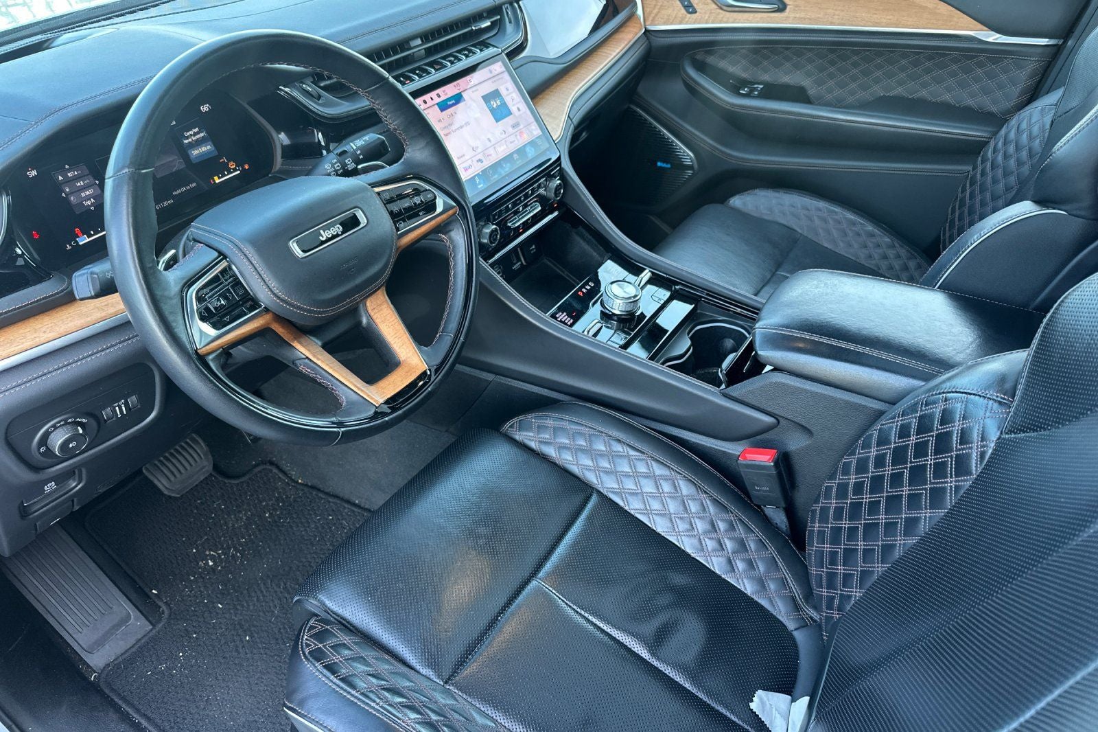 2022 Jeep Grand Cherokee L Summit