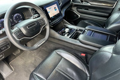 2023 Jeep Wagoneer Base