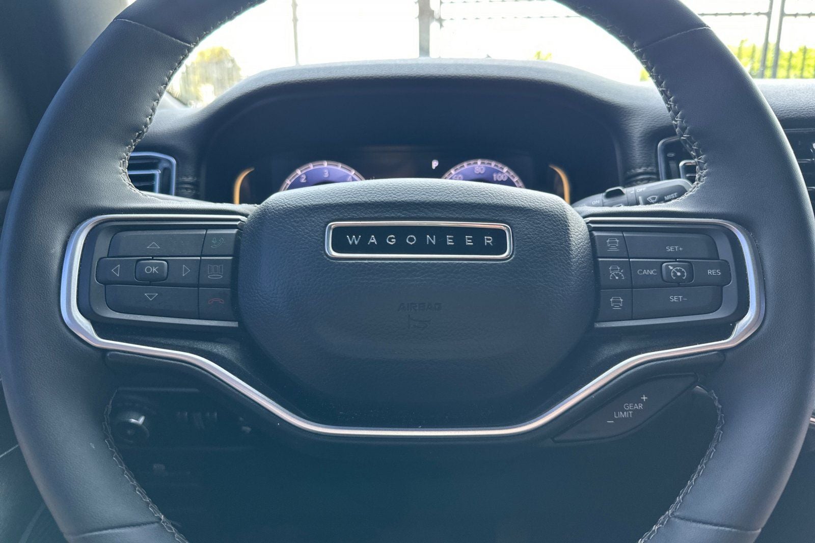 2023 Jeep Wagoneer Base