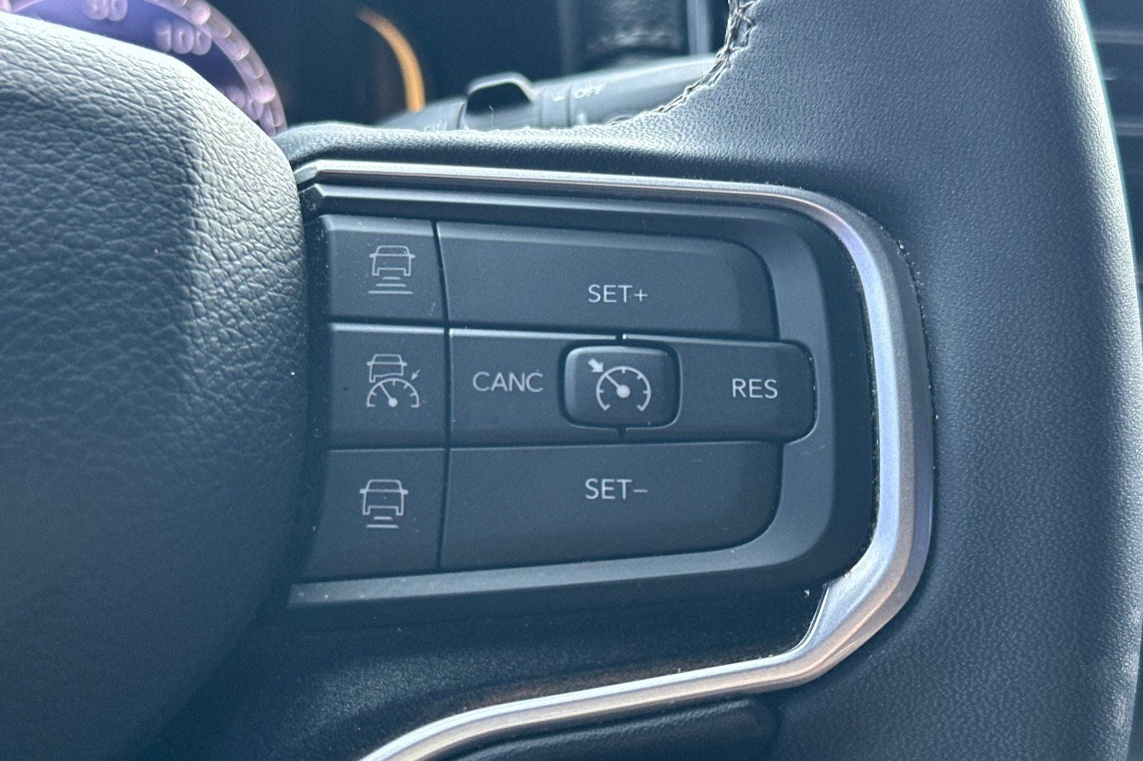 2023 Jeep Wagoneer Base