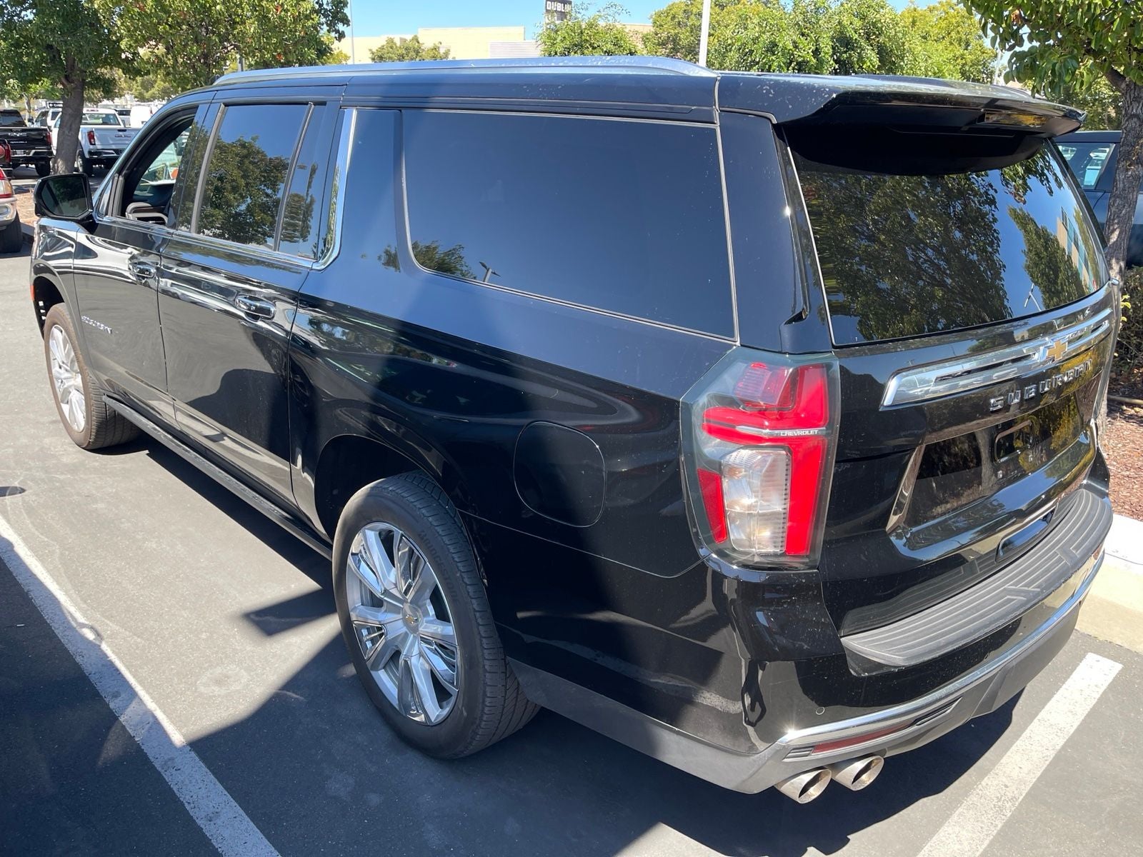 2023 Chevrolet Suburban High Country