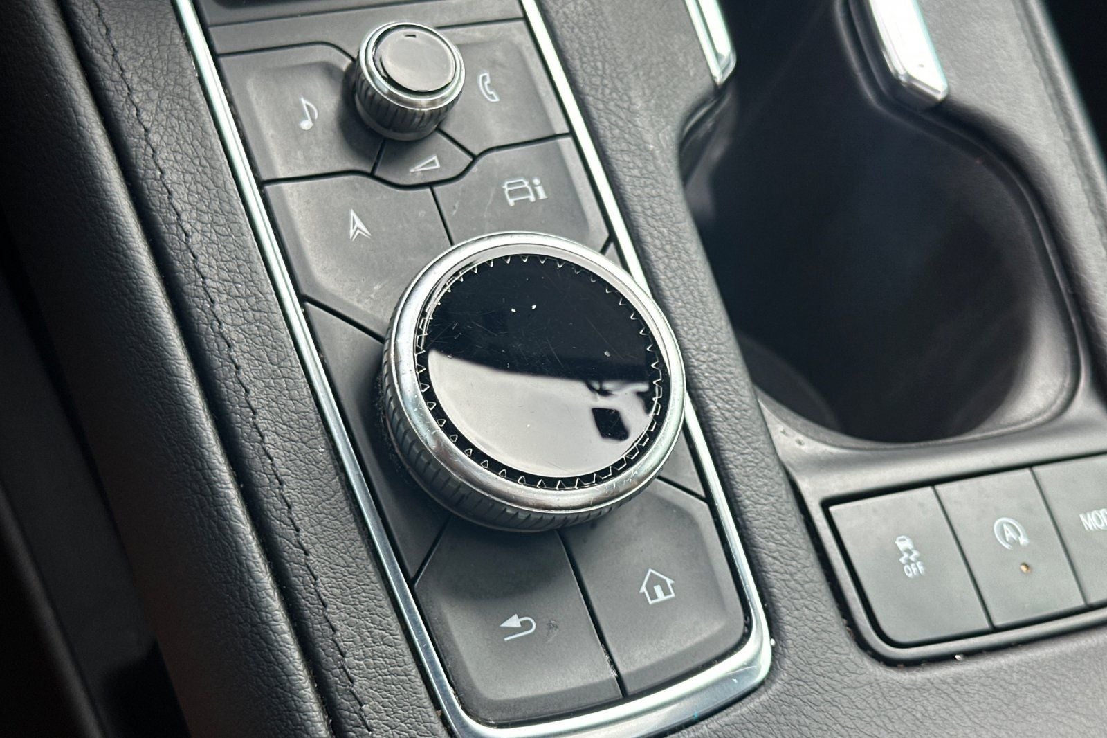 2025 Cadillac XT4 Sport