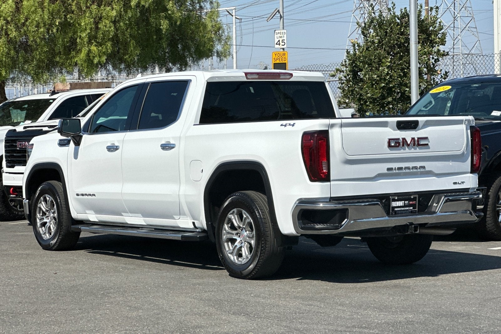 2024 GMC Sierra 1500 SLT