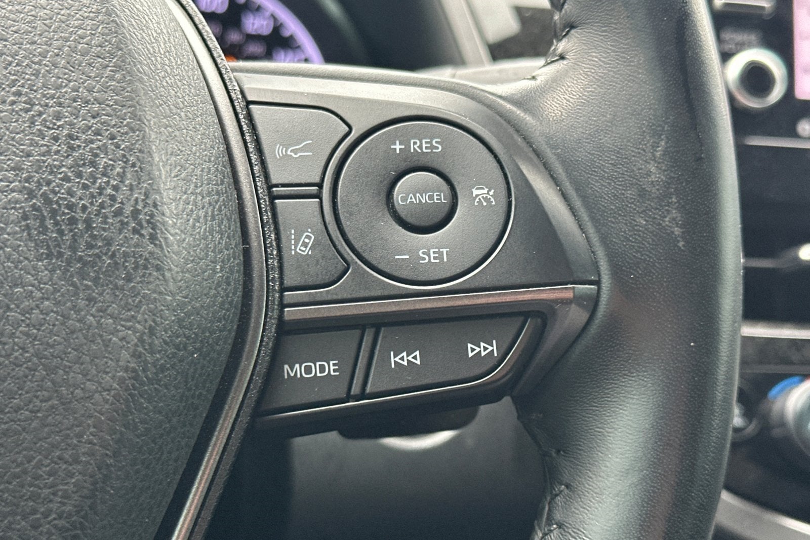 2022 Toyota Camry Hybrid SE