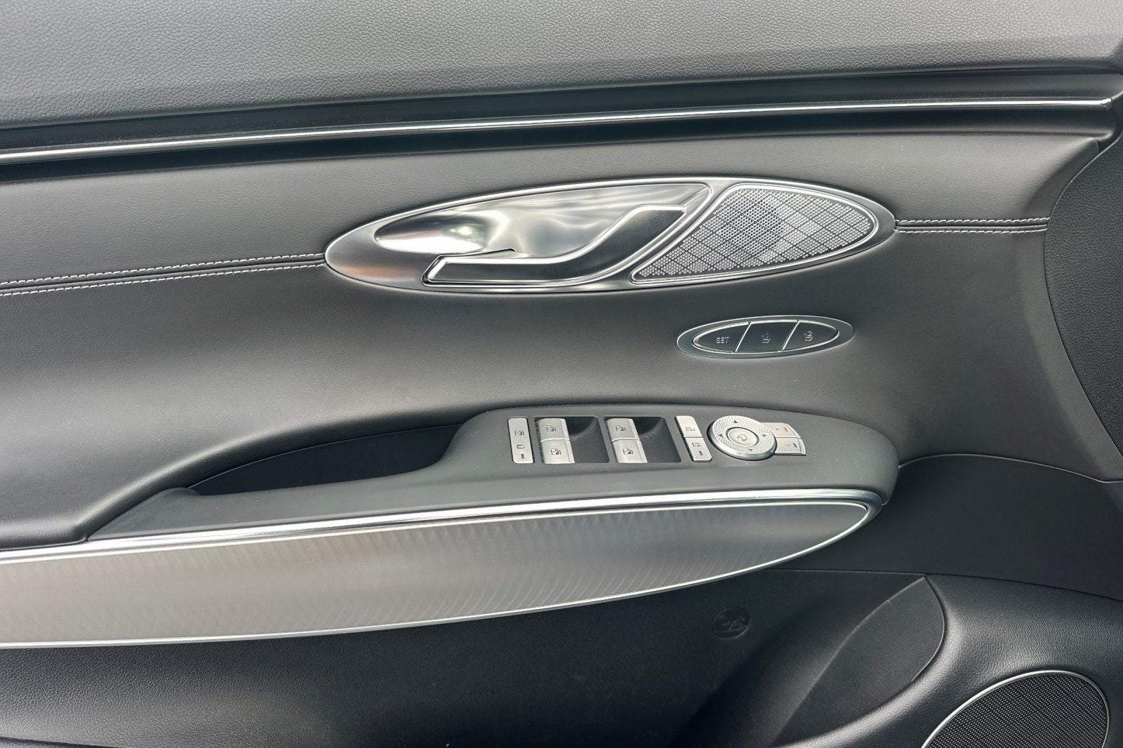 2024 Genesis GV70 2.5T