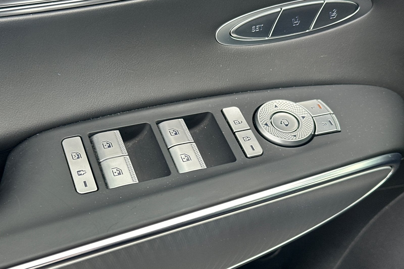 2024 Genesis GV70 2.5T