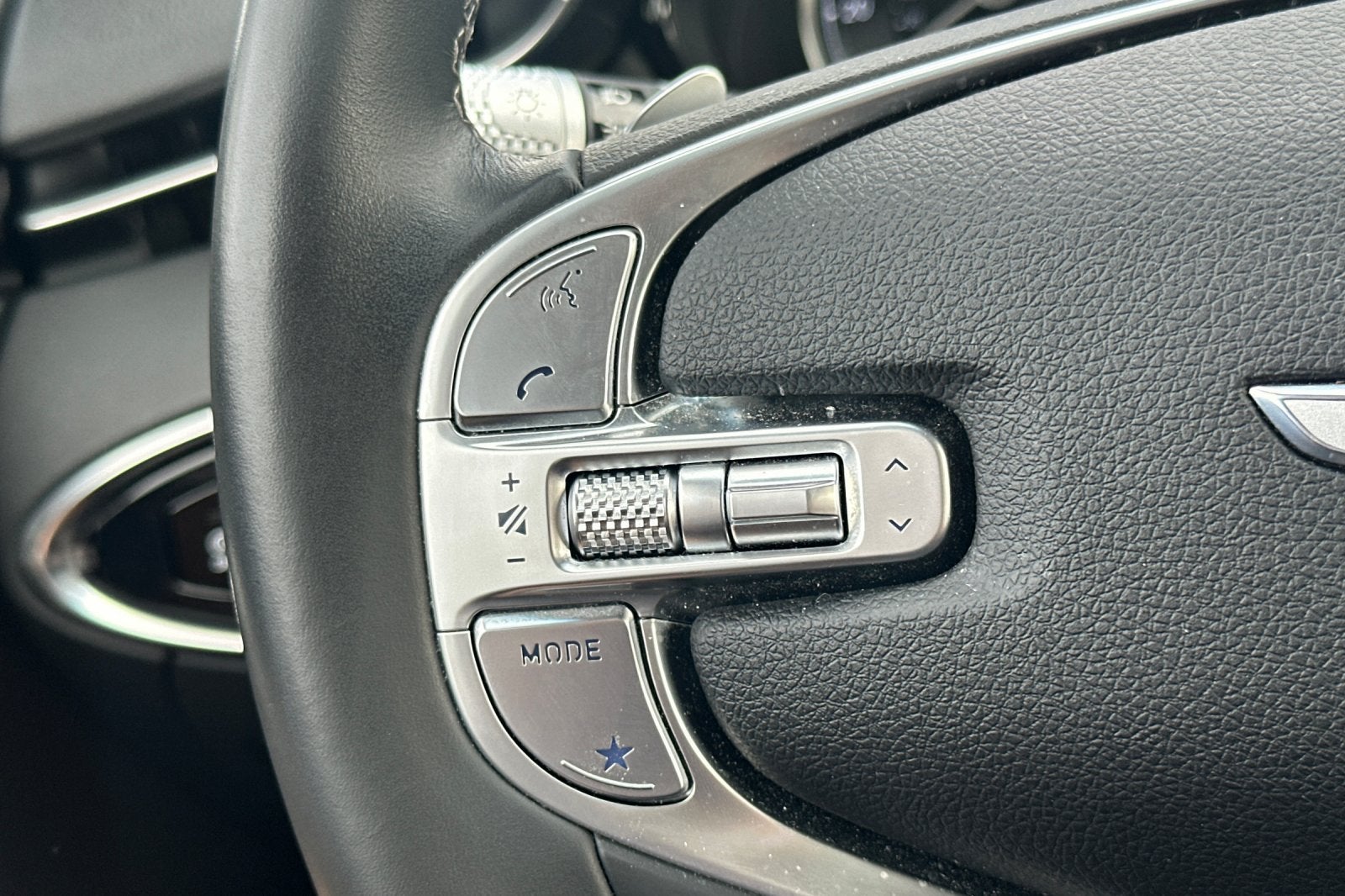 2024 Genesis GV70 2.5T