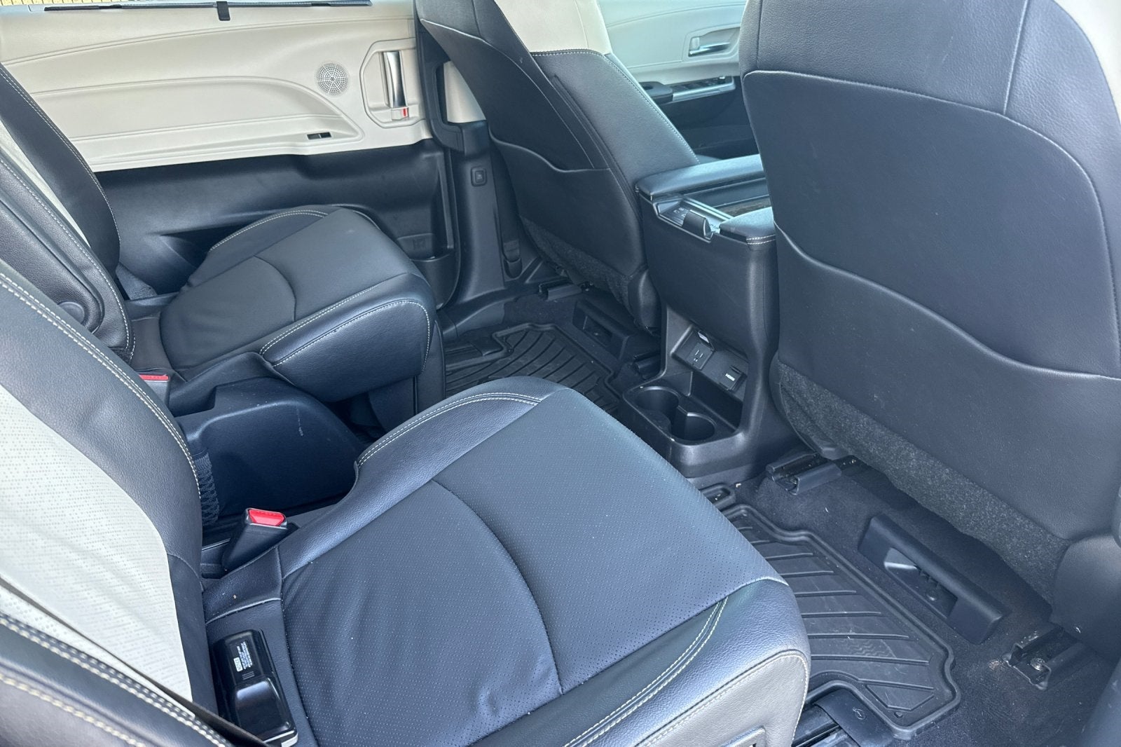 2025 Toyota Sienna Limited 7 Passenger
