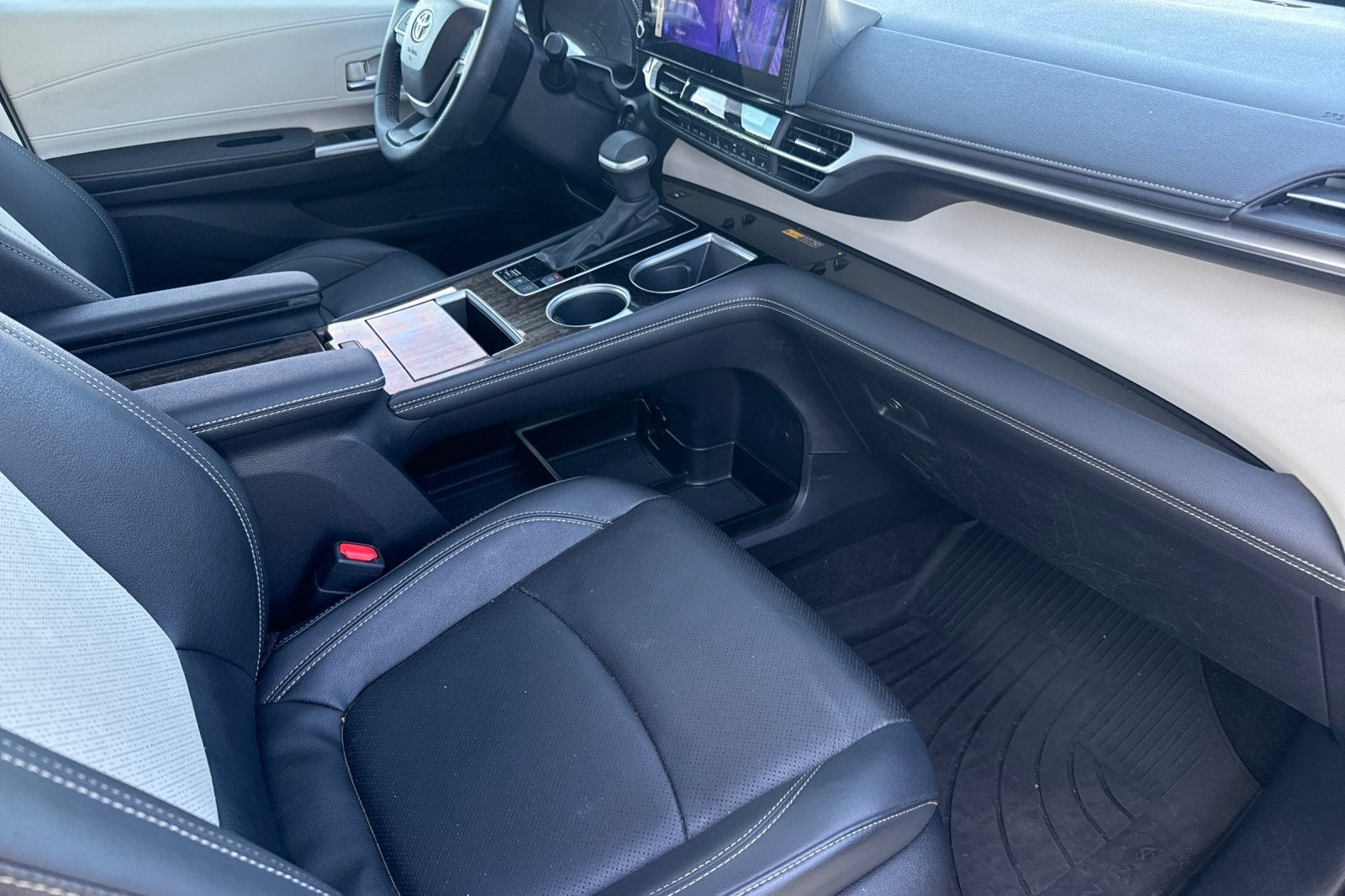 2025 Toyota Sienna Limited 7 Passenger