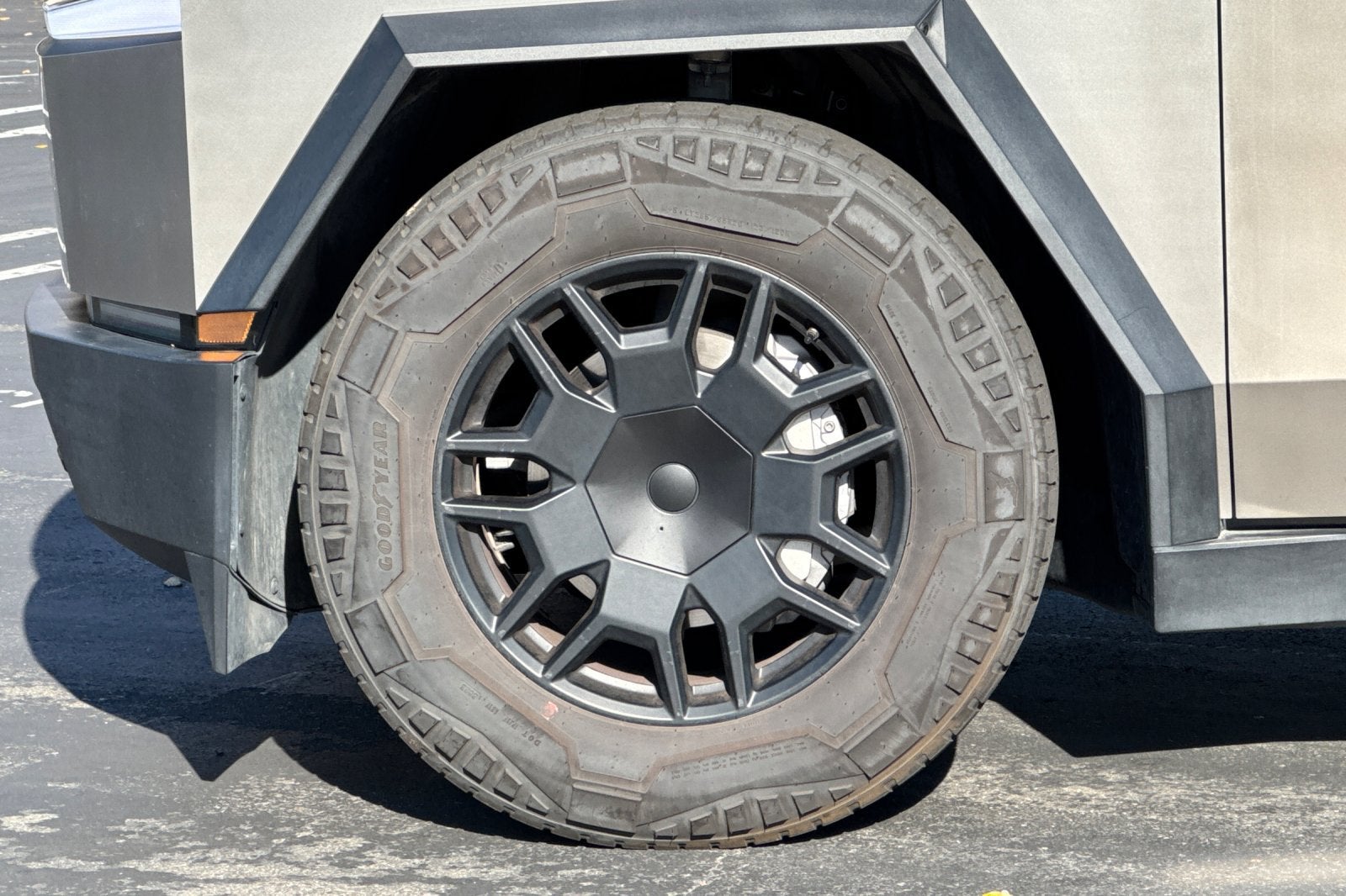 2024 Tesla Cybertruck Base