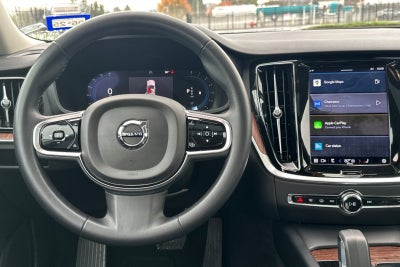 2024 Volvo S60 B5 Plus Dark Theme