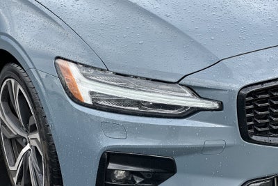 2024 Volvo S60 B5 Plus Dark Theme