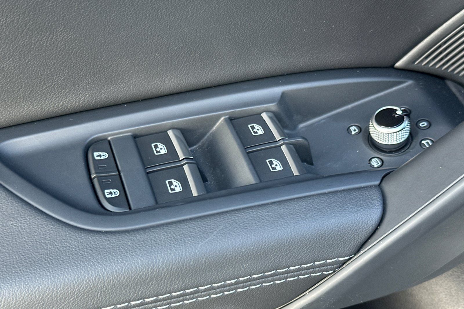2024 Audi Q5 45 S line Premium quattro