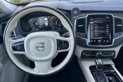 2019 Volvo XC90 T6 Momentum