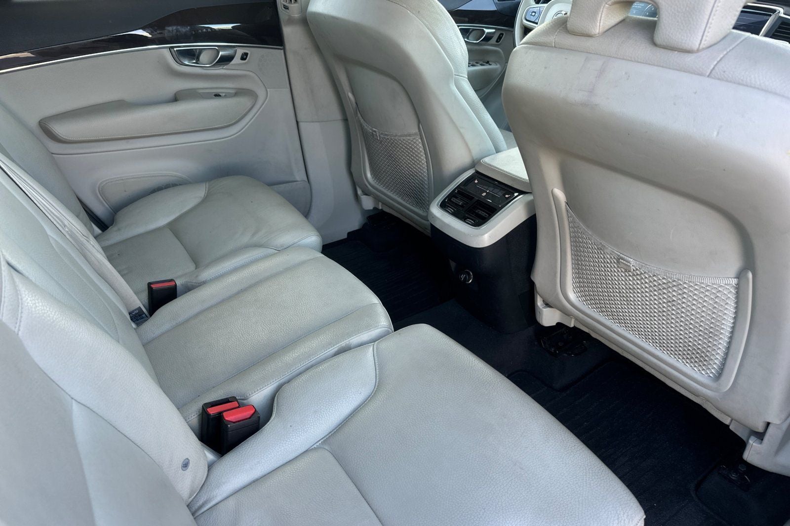 2019 Volvo XC90 T6 Momentum