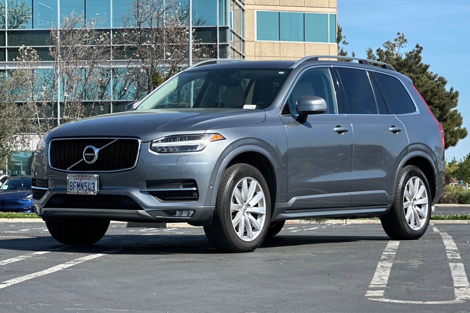 2019 Volvo XC90 T6 Momentum