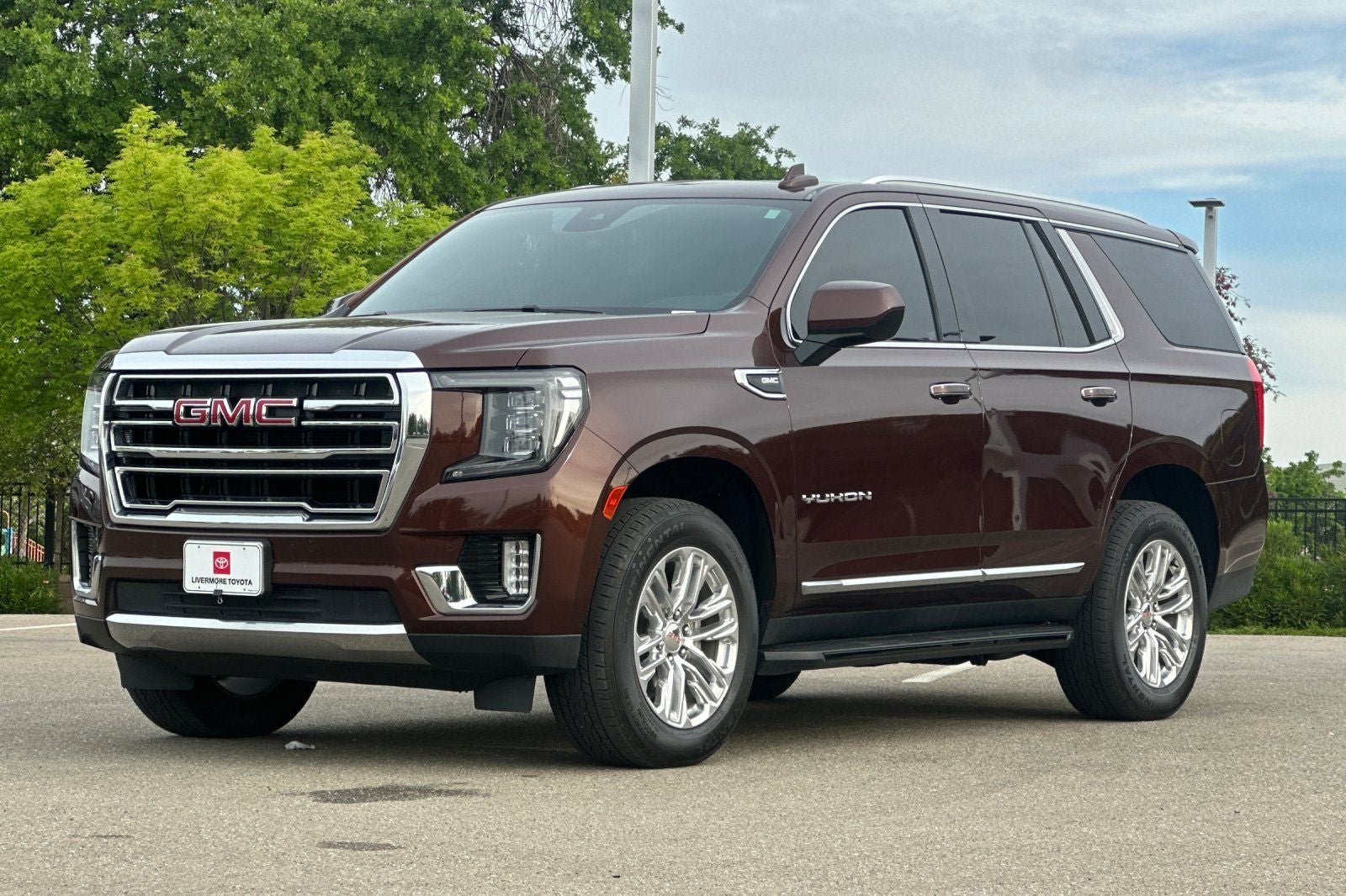 2023 GMC Yukon SLT