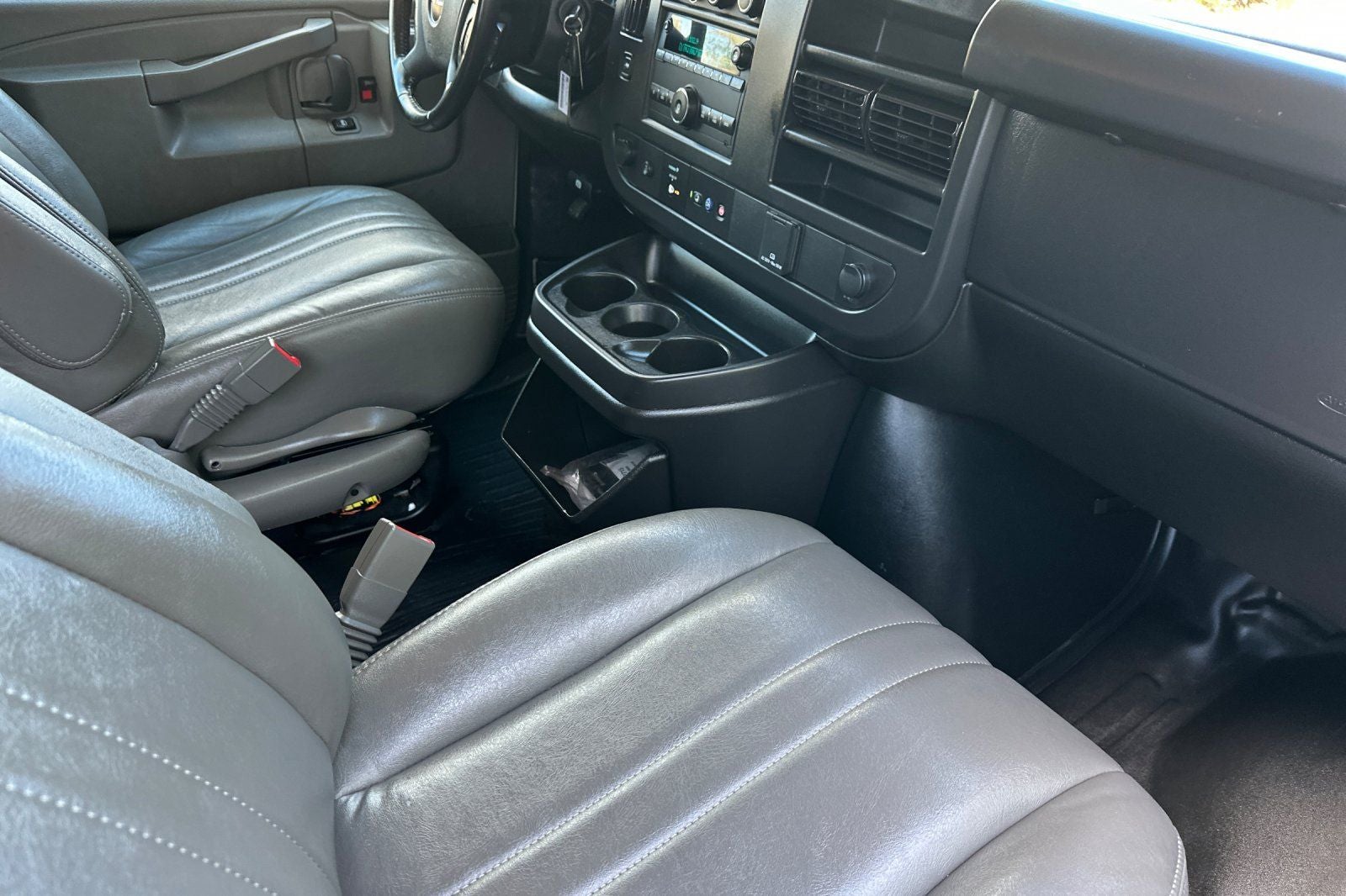 2023 GMC Savana 2500 Work Van