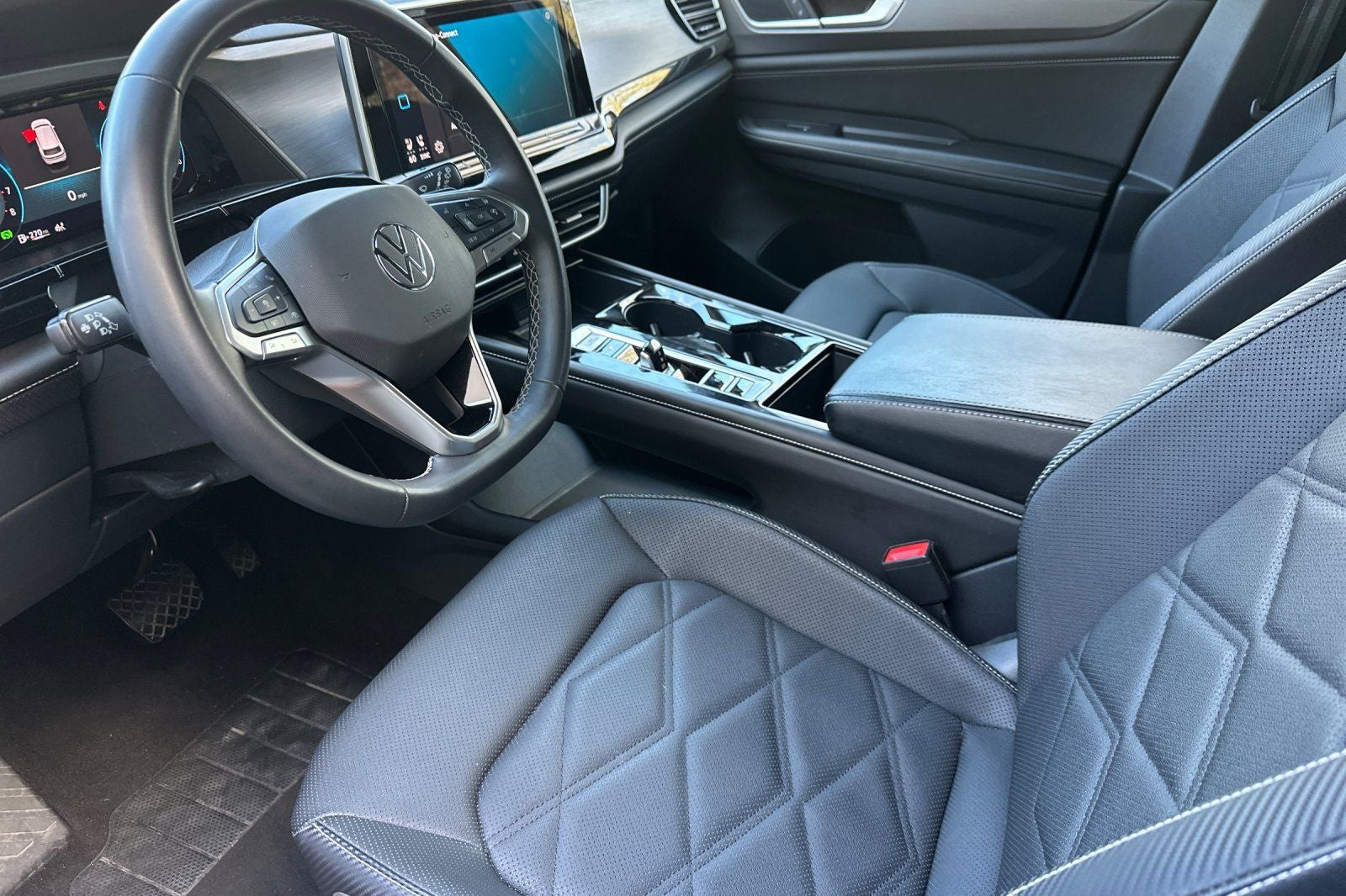 2024 Volkswagen Atlas Cross Sport 2.0T SE w/Technology