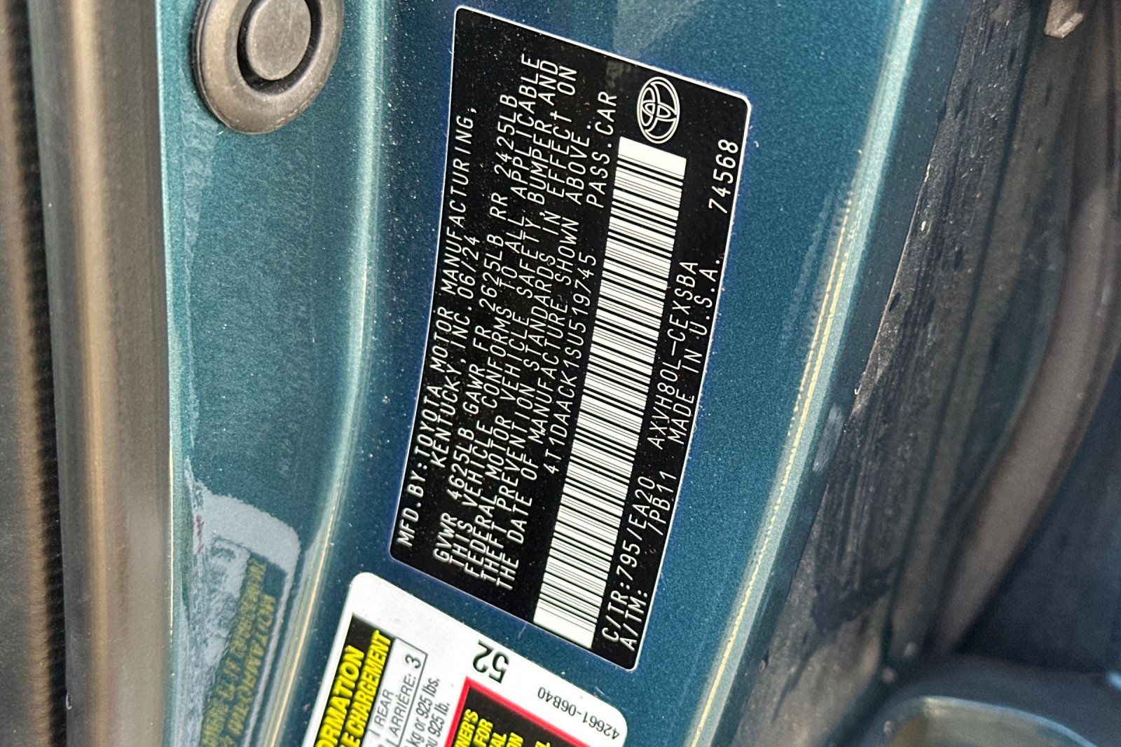2025 Toyota Camry SE