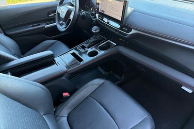 2025 Toyota Sienna XSE 7 Passenger