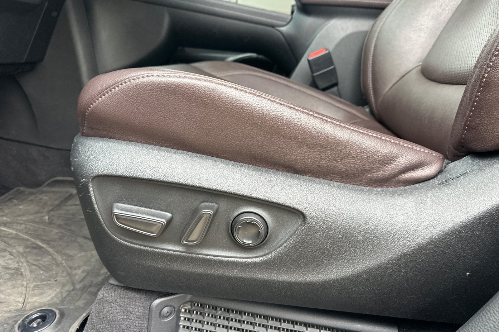 2023 Toyota Sienna Platinum 7 Passenger