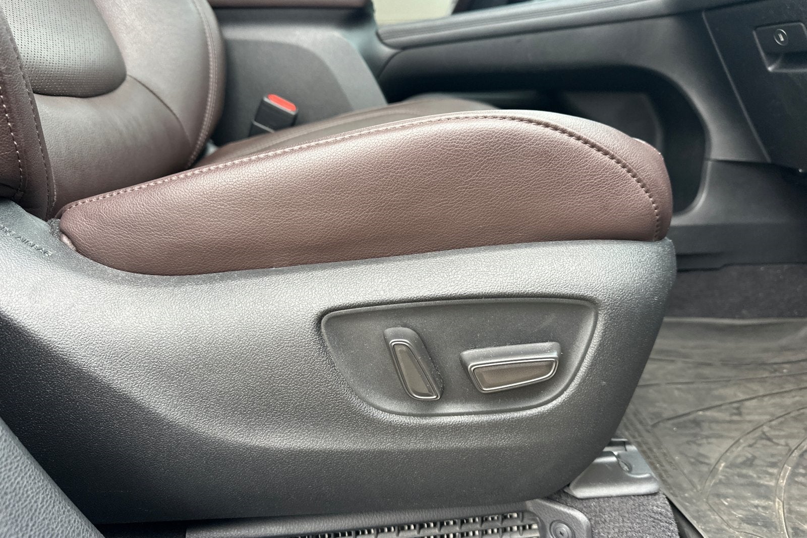 2023 Toyota Sienna Platinum 7 Passenger