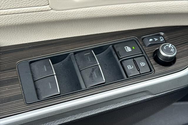 2023 Toyota Sienna Platinum 7 Passenger