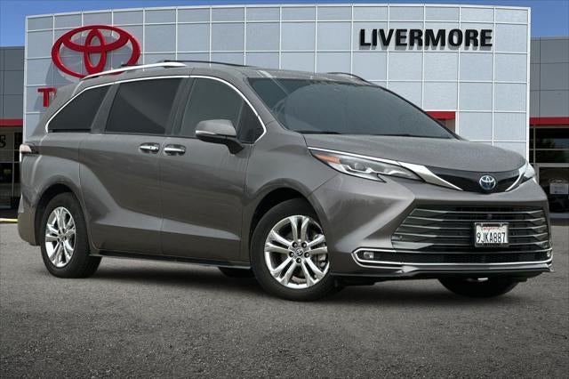 2023 Toyota Sienna Platinum 7 Passenger
