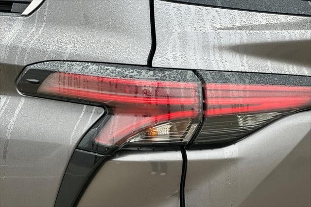 2023 Toyota Sienna Platinum 7 Passenger