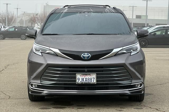 2023 Toyota Sienna Platinum 7 Passenger