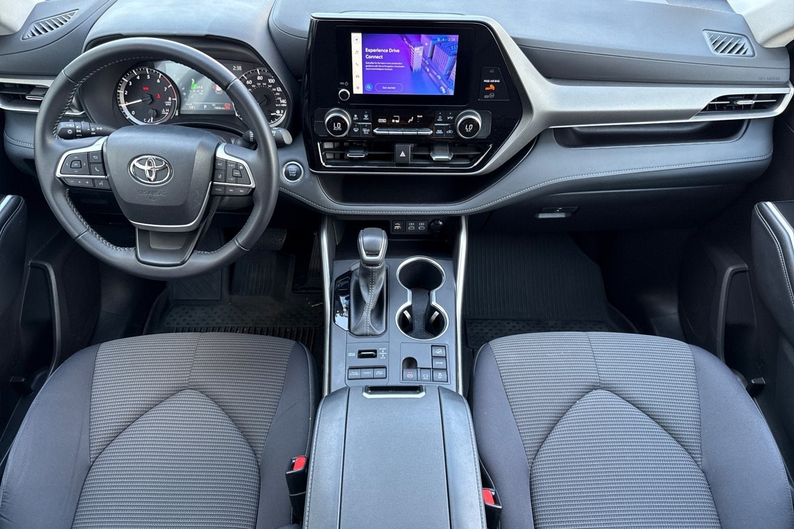 2025 Toyota Highlander LE