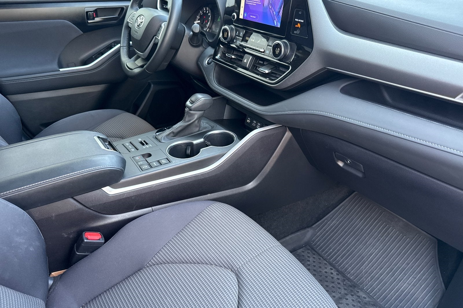 2025 Toyota Highlander LE