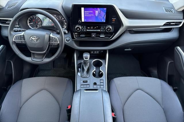 2025 Toyota Highlander LE
