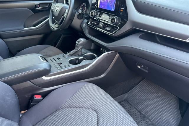 2025 Toyota Highlander LE