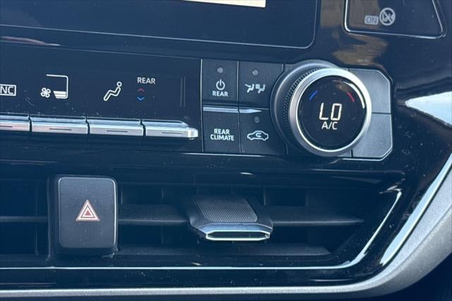 2025 Toyota Highlander LE