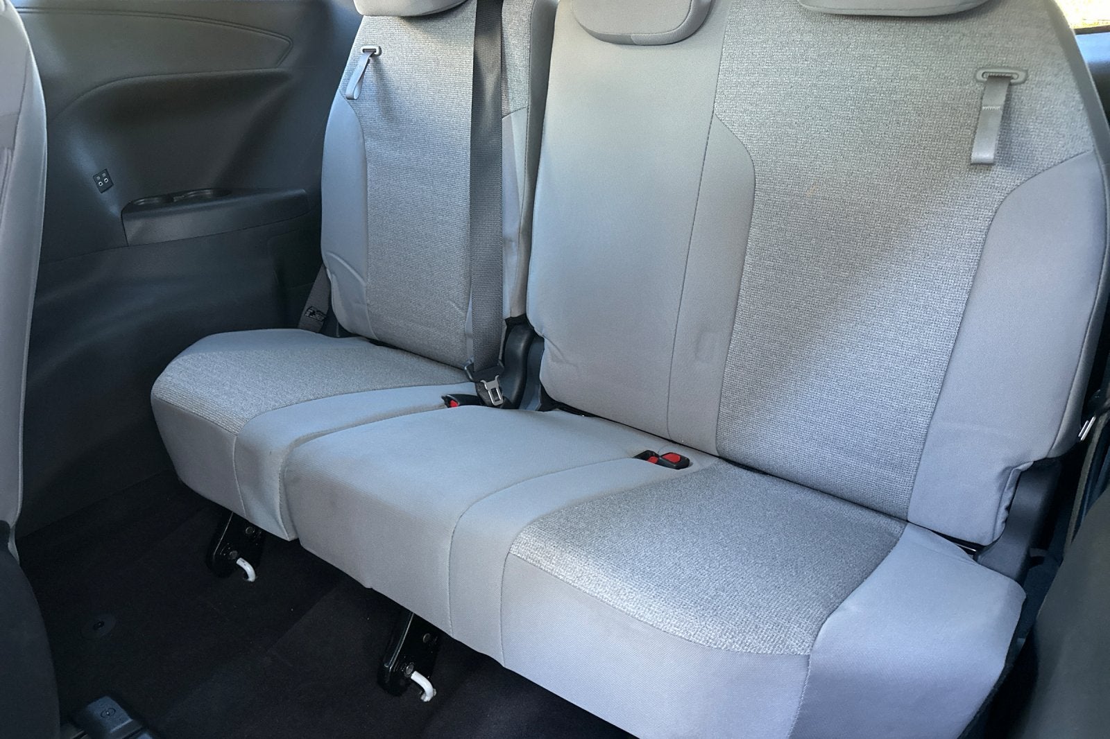 2026 Toyota Sienna LE 8 Passenger
