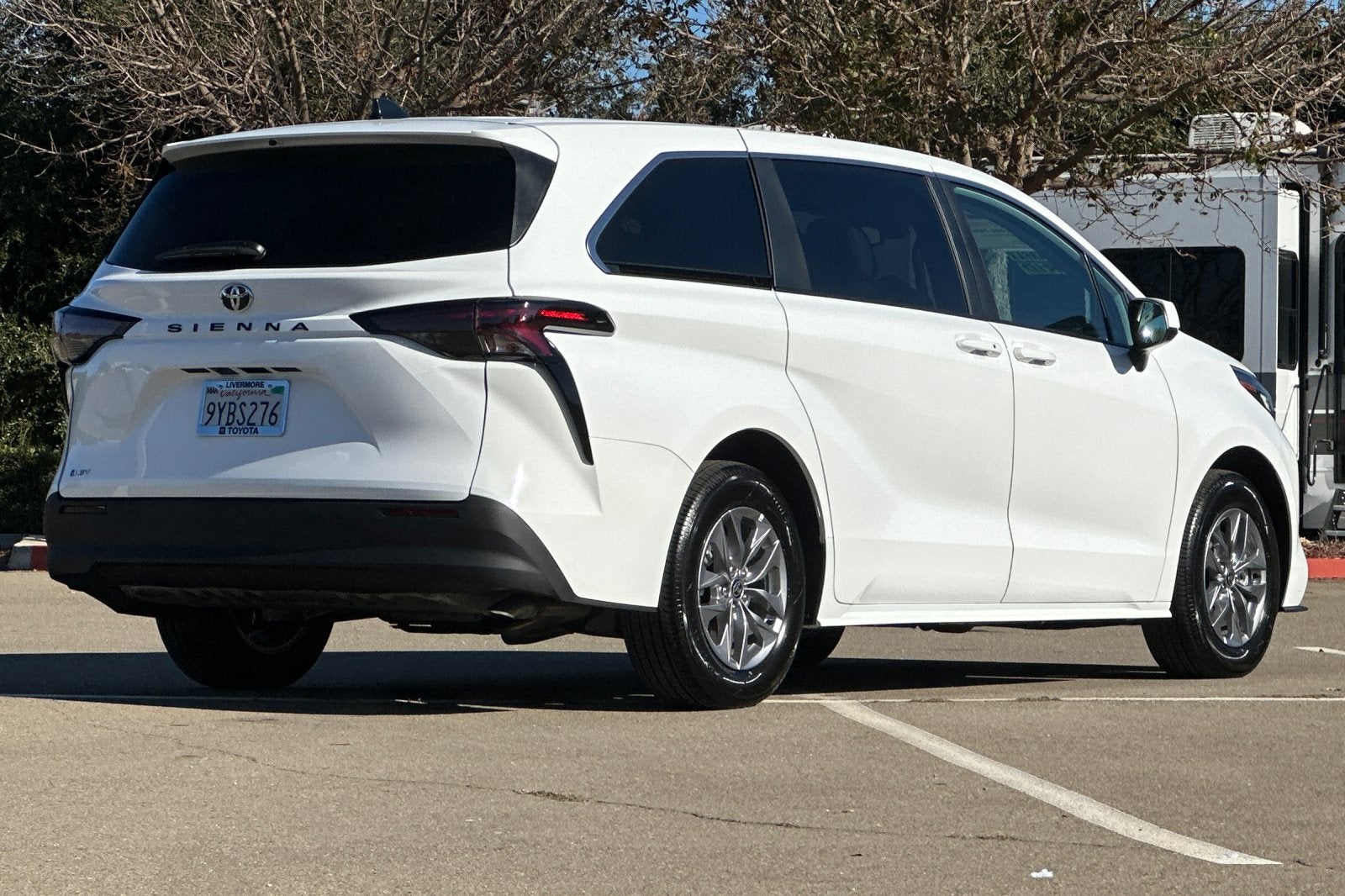2026 Toyota Sienna LE 8 Passenger