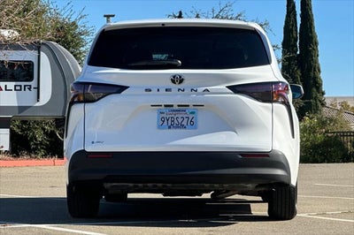 2026 Toyota Sienna LE 8 Passenger