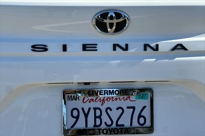 2026 Toyota Sienna LE 8 Passenger
