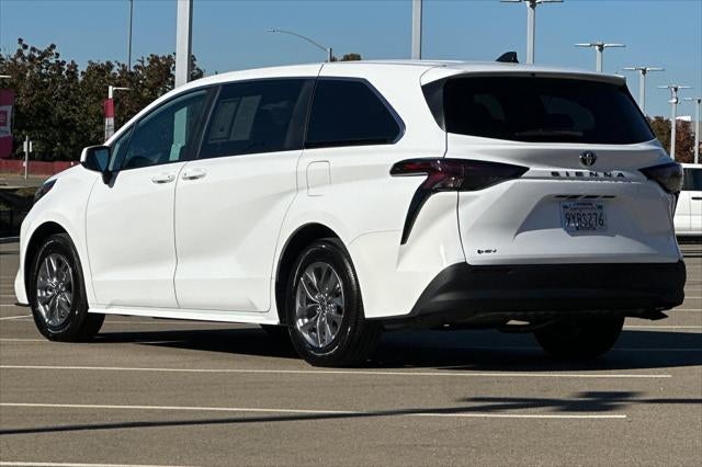 2026 Toyota Sienna LE 8 Passenger