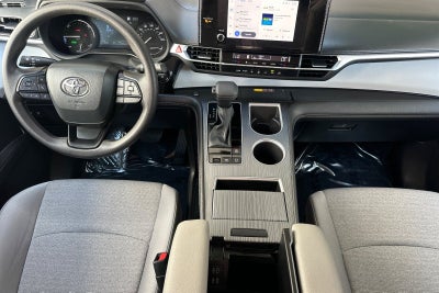 2026 Toyota Sienna LE 8 Passenger