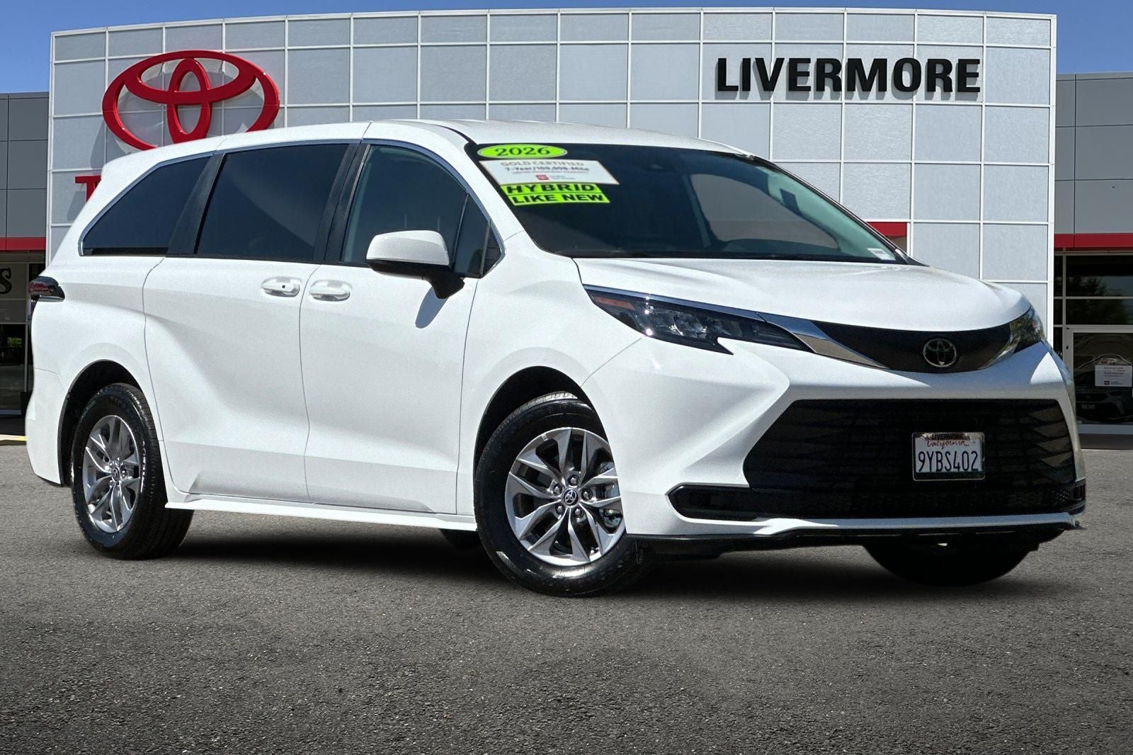 2026 Toyota Sienna LE 8 Passenger