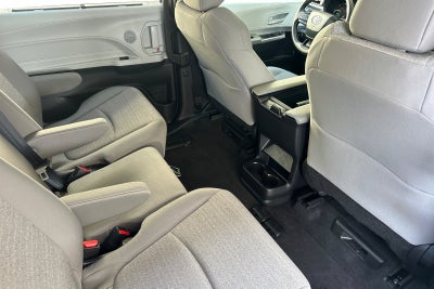 2026 Toyota Sienna LE 8 Passenger