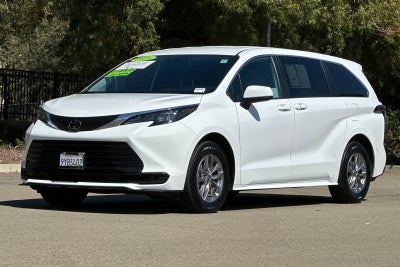 2026 Toyota Sienna LE 8 Passenger
