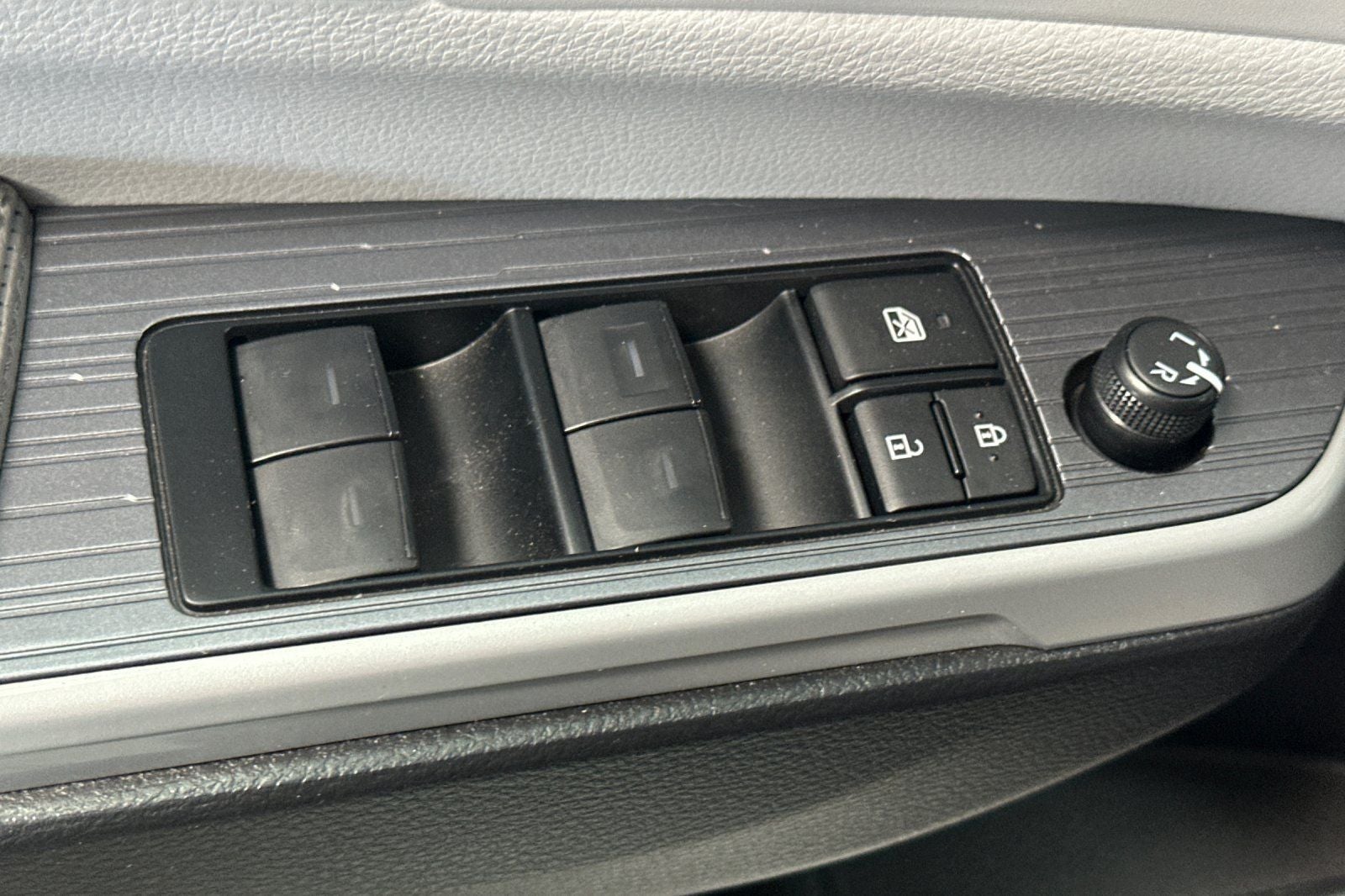 2026 Toyota Sienna LE 8 Passenger