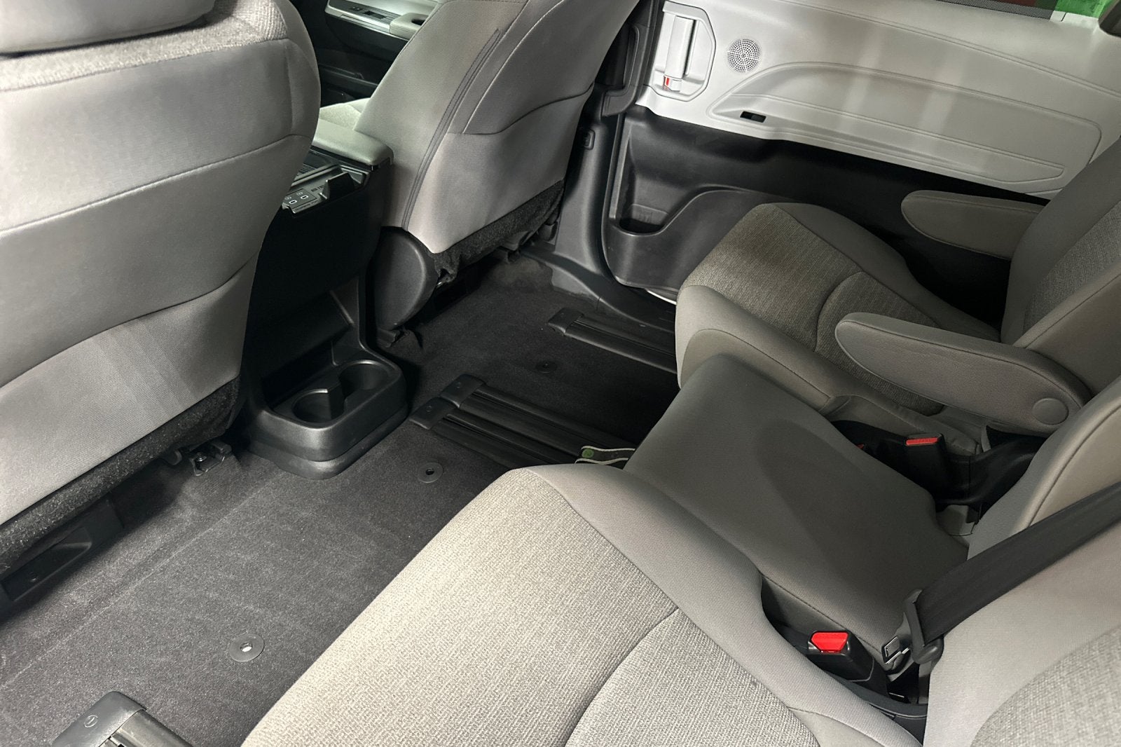 2026 Toyota Sienna LE 8 Passenger