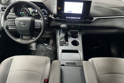 2026 Toyota Sienna LE 8 Passenger