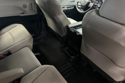 2026 Toyota Sienna LE 8 Passenger